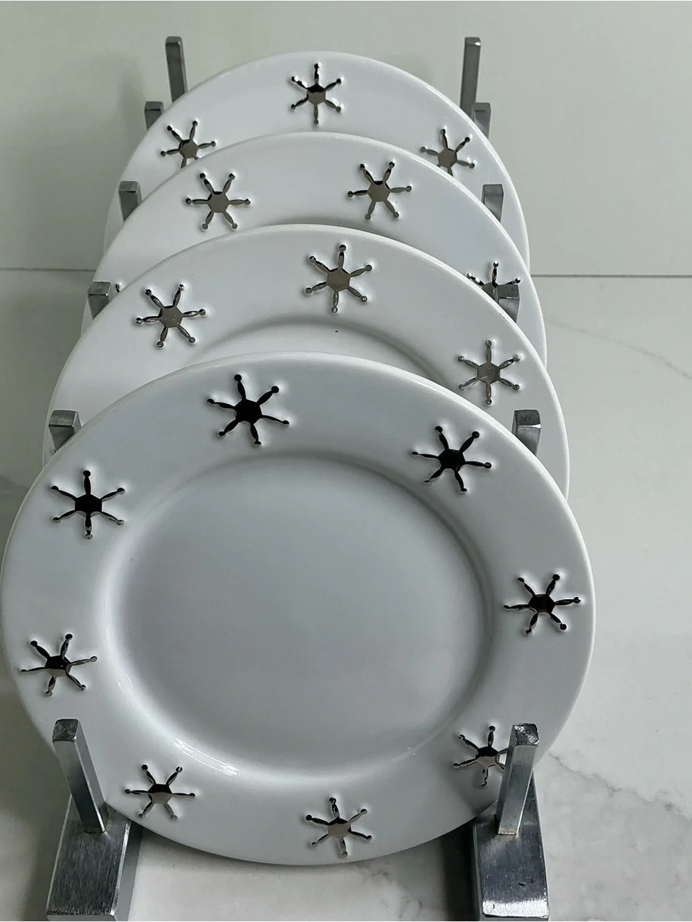 4 Snowflake Plate Set, Winter White & Chrome Mary Kay inc. Collectibles